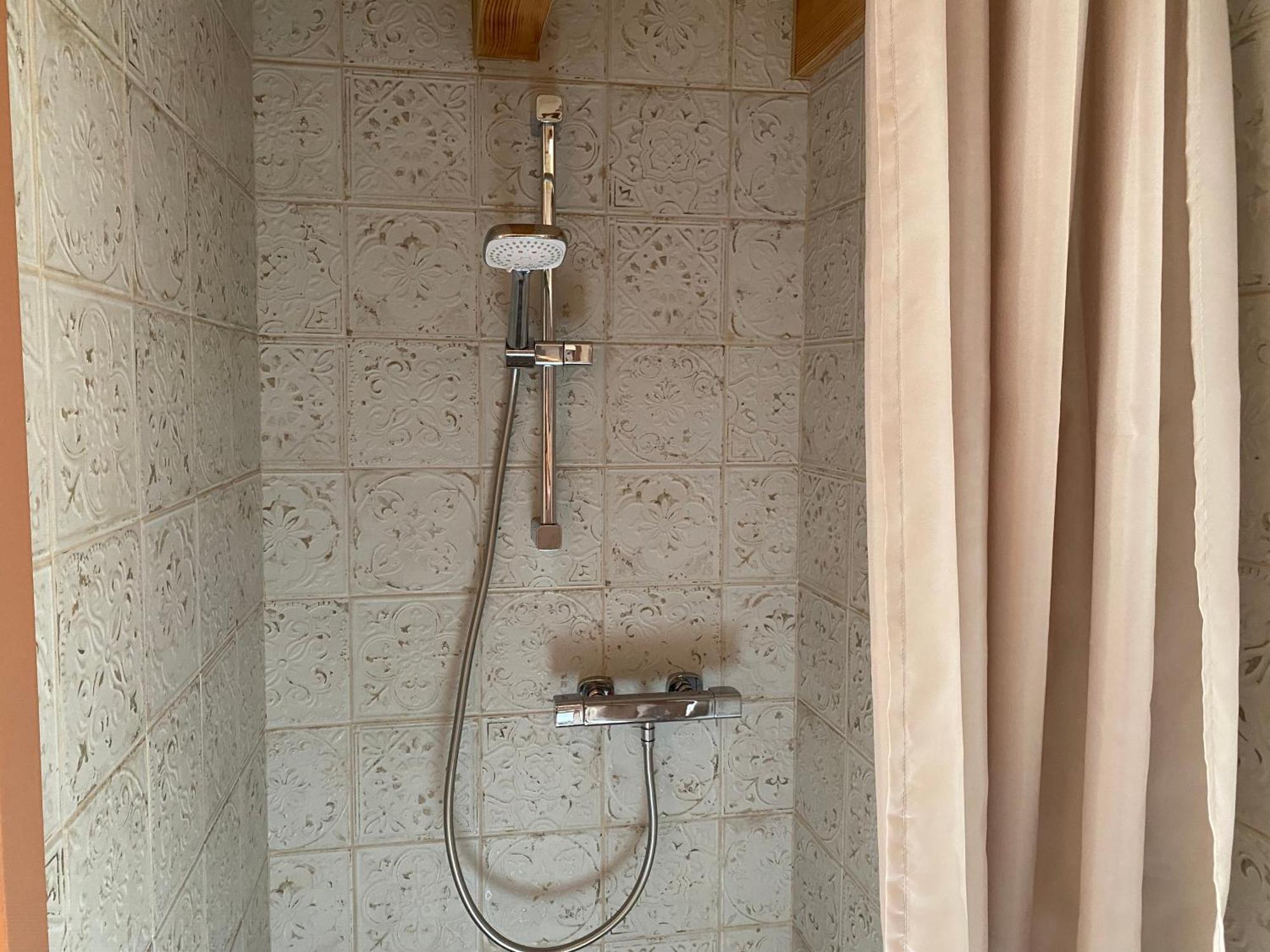 Tiny House De Tempoyrac Villa La Rochette  ภายนอก รูปภาพ